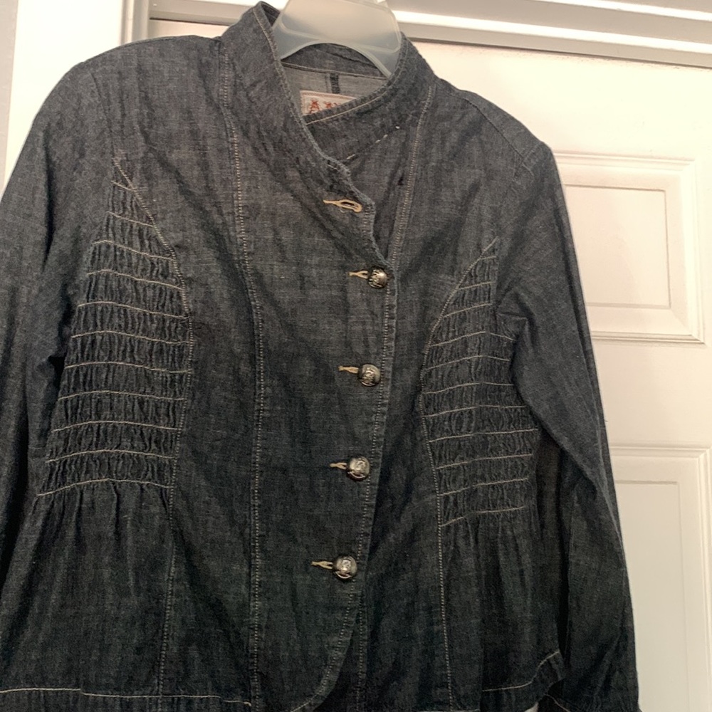 Jean jacket soldier style